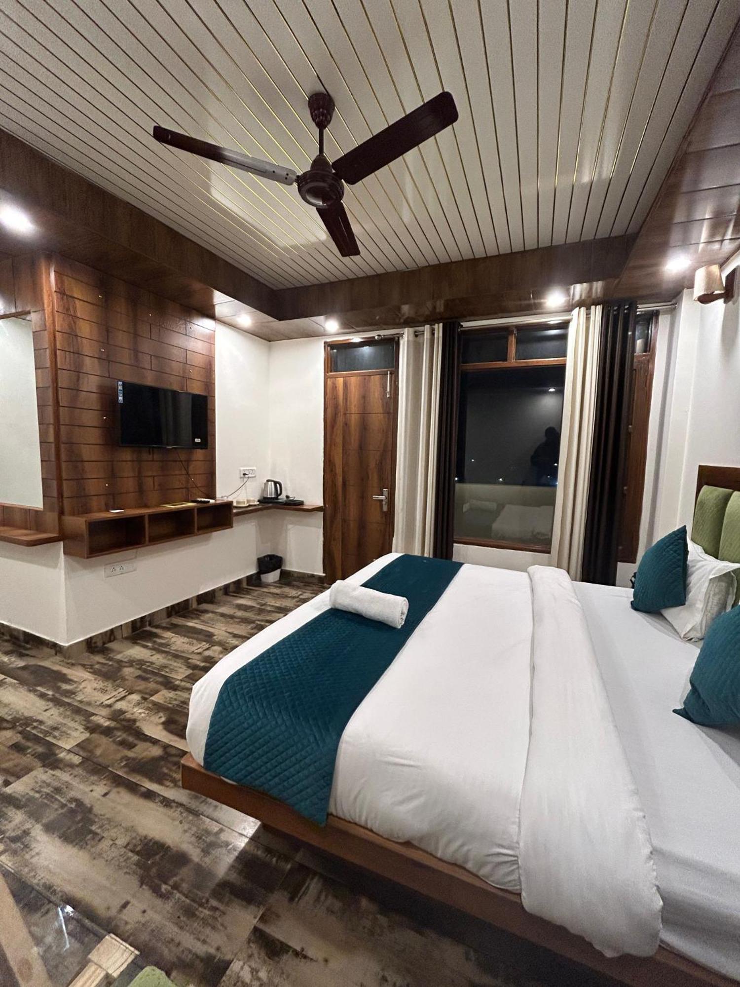 Hotel Royal Orbit By Arony Hospitality Dehradun Ngoại thất bức ảnh