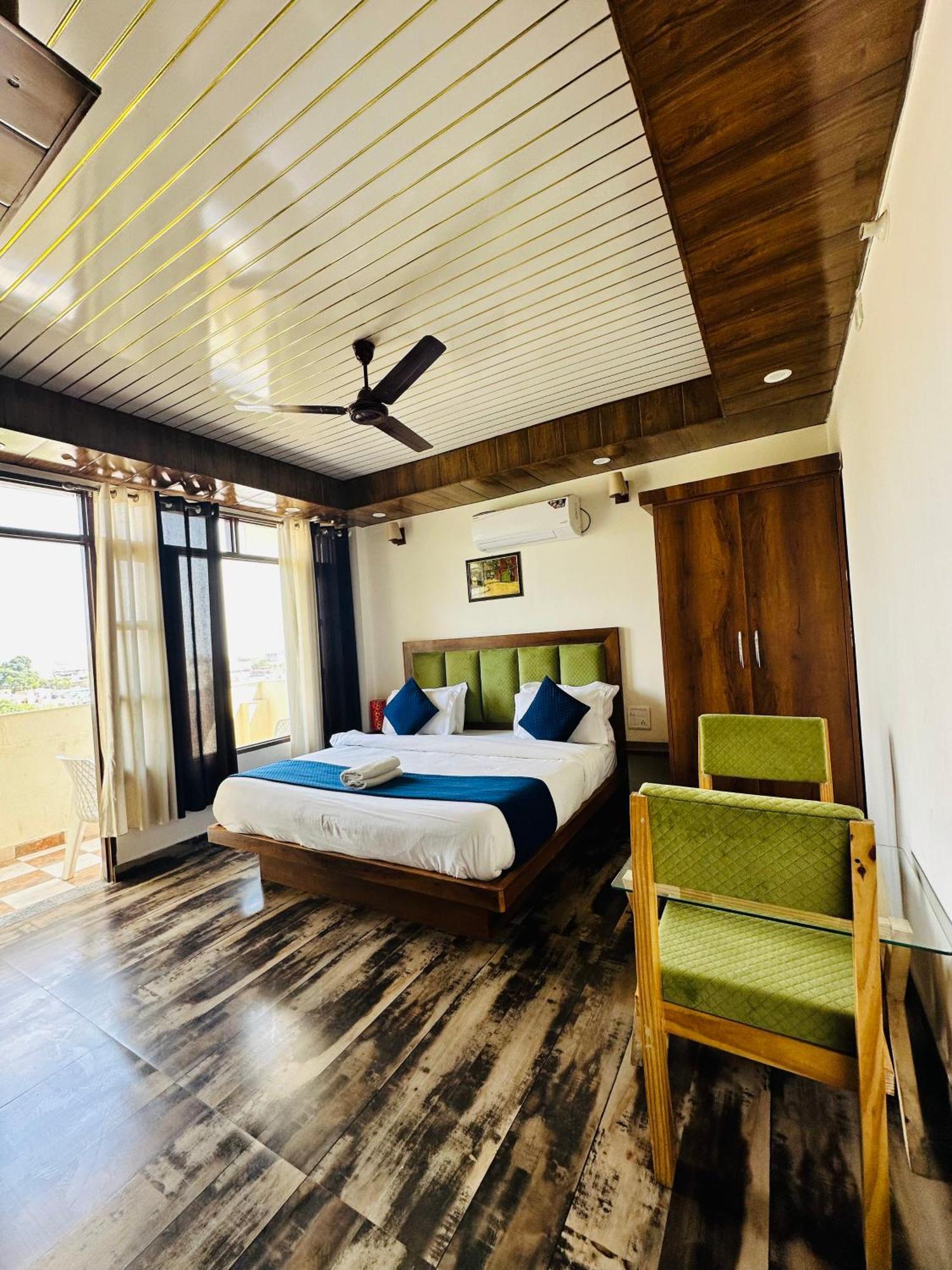 Hotel Royal Orbit By Arony Hospitality Dehradun Ngoại thất bức ảnh